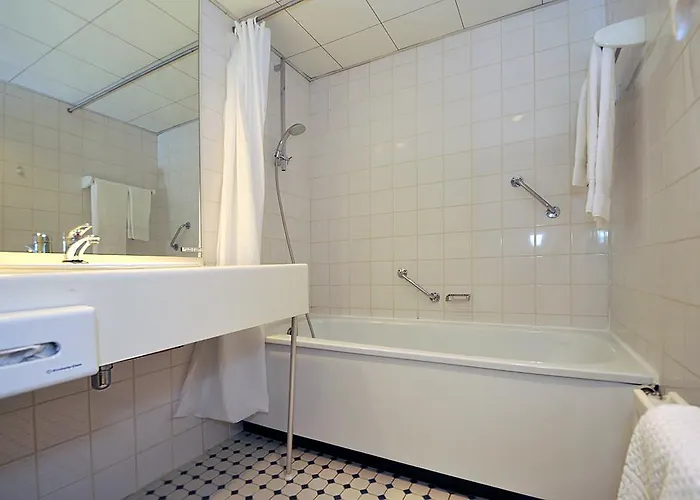 فندق Amrath Grand 4*